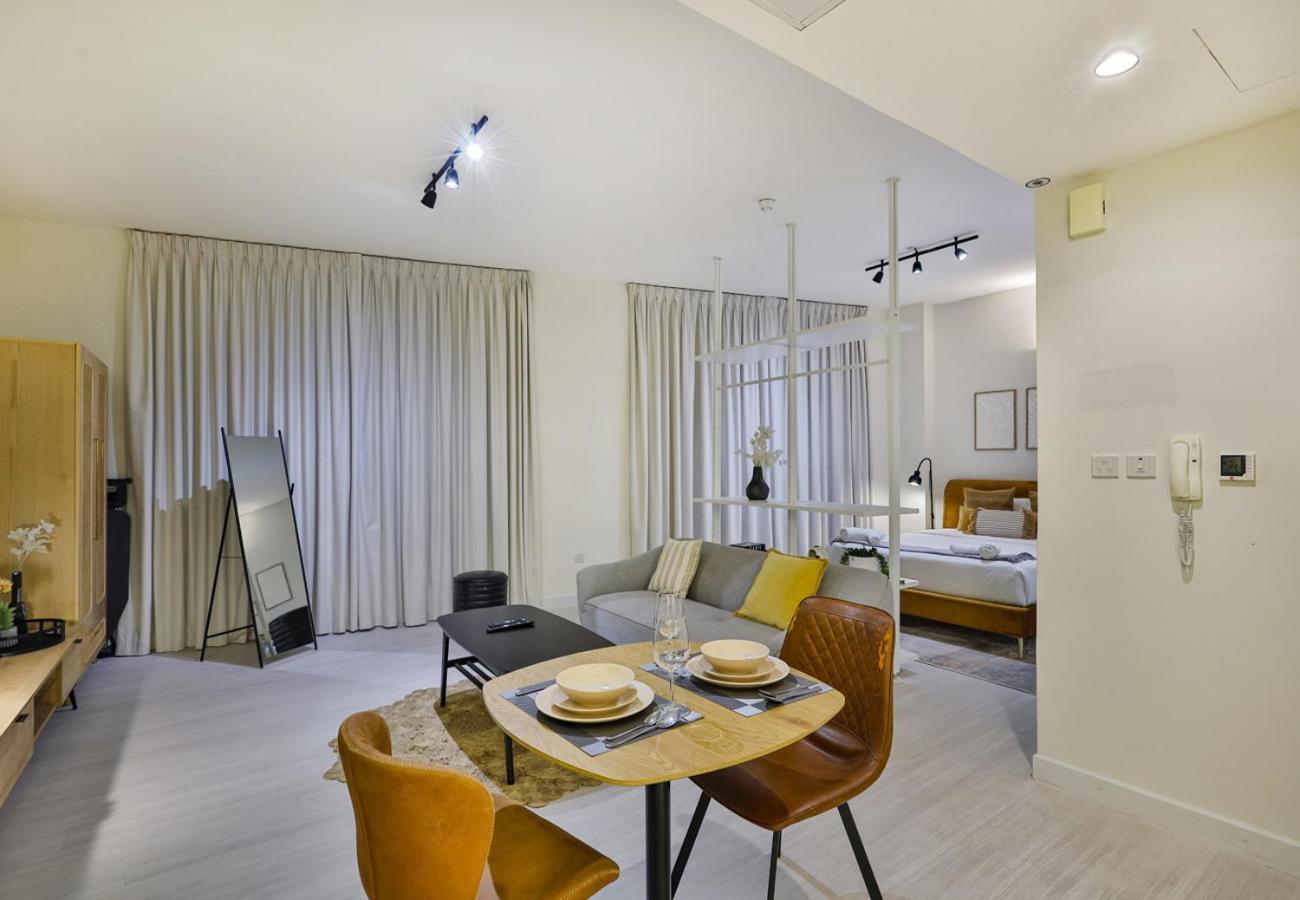 Apartment Pulse Smart Residence,jvc - - Allsopp & Allsopp