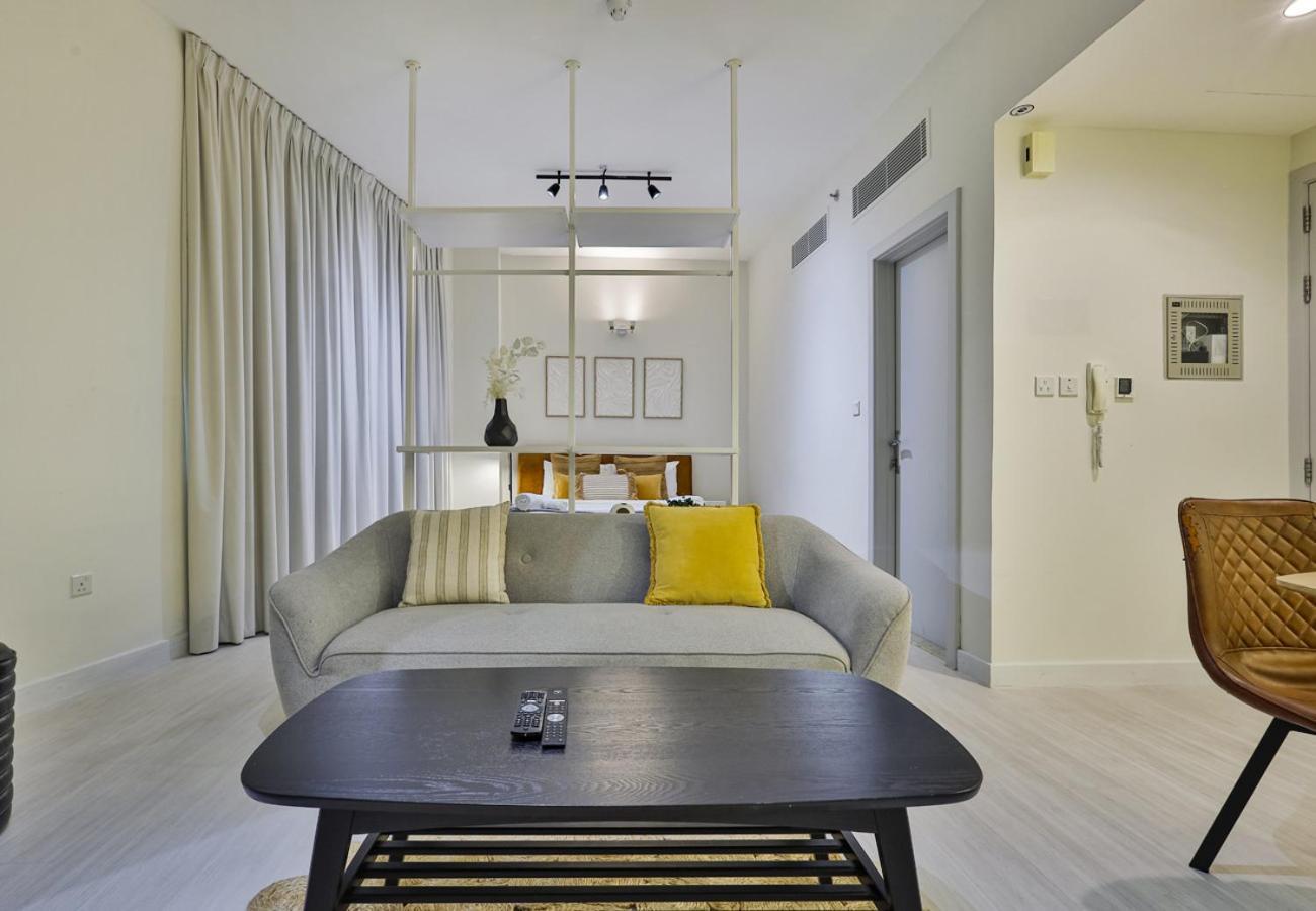 Apartment Pulse Smart Residence,jvc - - Allsopp & Allsopp
